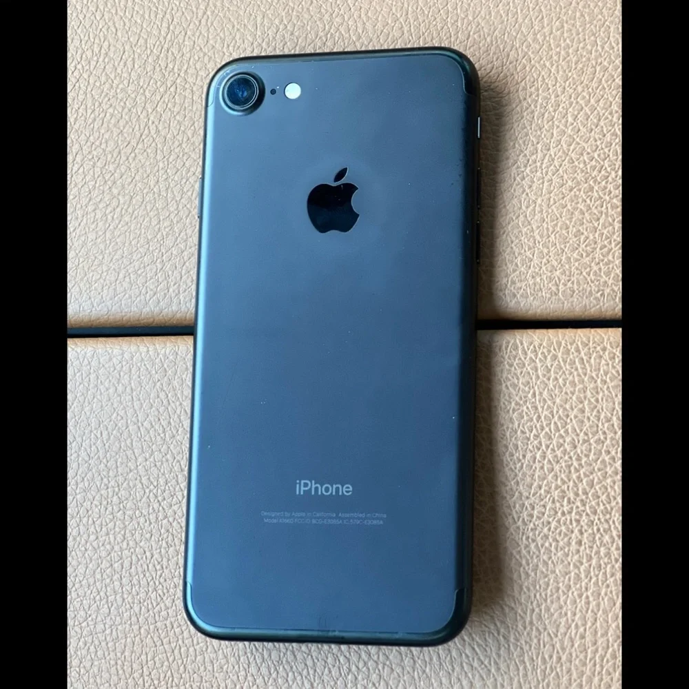 iPhone 7 32GB Unlocked for Any Carrier